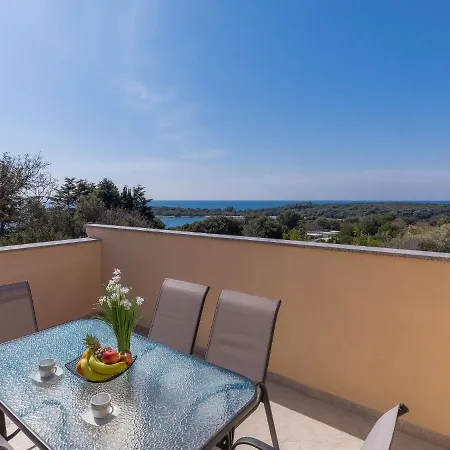 Joy By Interhome Pula