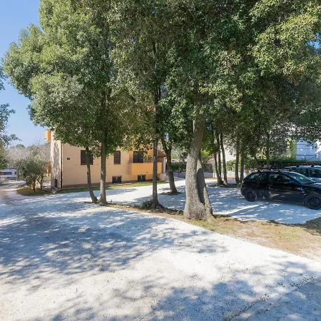 Joy By Interhome Pula