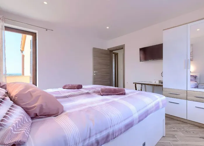 Apartment Joy By Interhome Pula