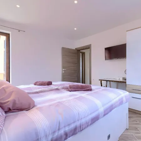 Apartment Joy By Interhome Pula