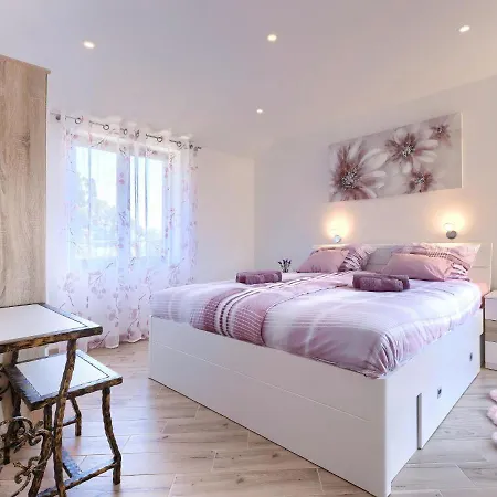 Joy By Interhome Appartement Pula