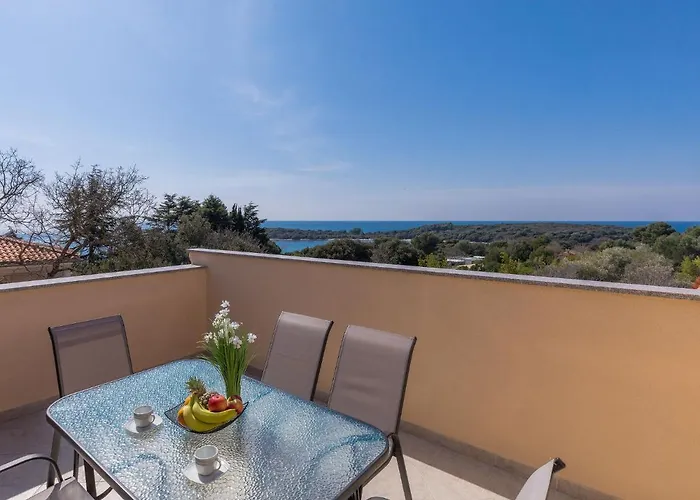 Joy By Interhome Pula