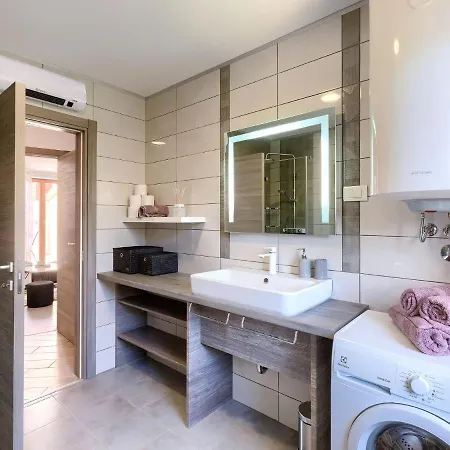 Joy By Interhome Apartament Pula